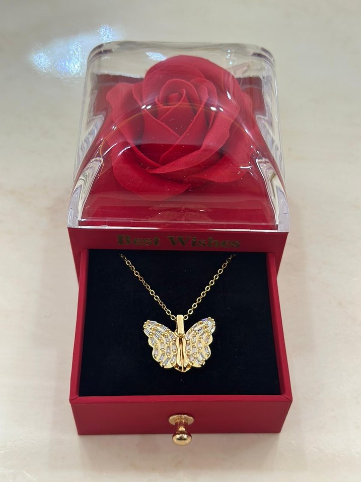 Altın Renk  Kişiye Özel 
Kelebek Kolye - Görsel 4