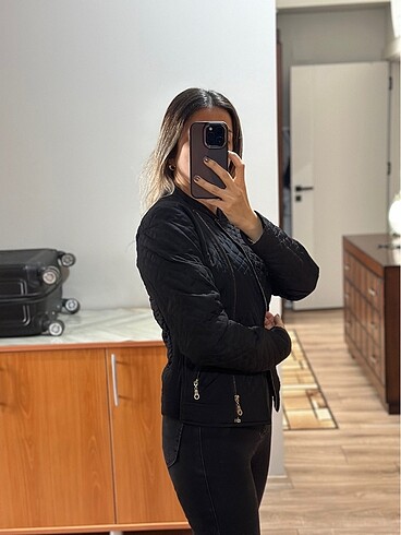 Zara Siyah kısa mont