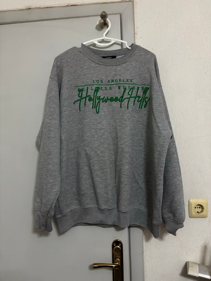 Gri Baskılı Kadın Sweatshirt - Görsel 2