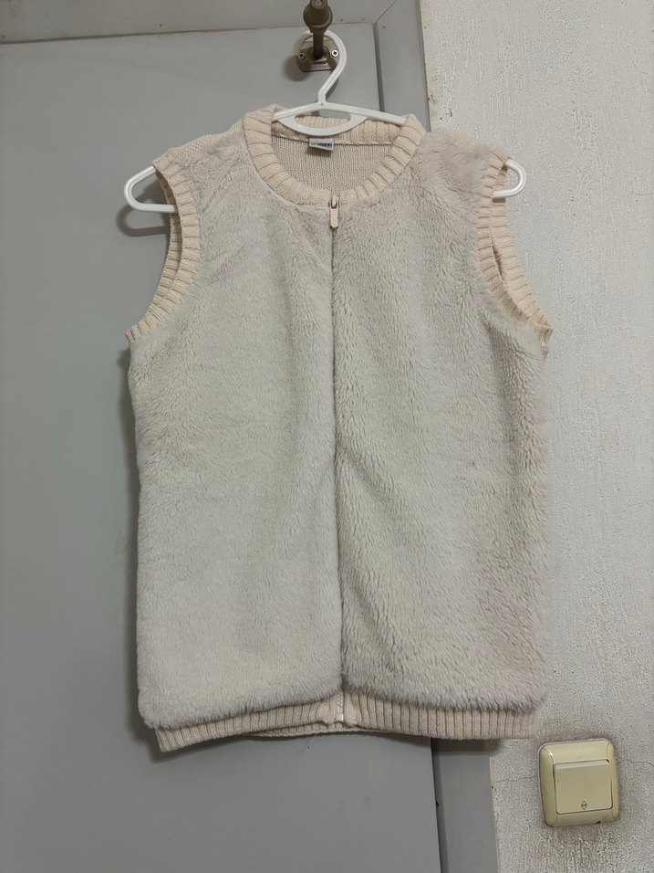 Kız Çocuk Bej Triko Kolsuz Yelek - Görsel 2