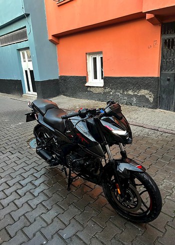 N250 Pulsar motosiklet - Görsel 3