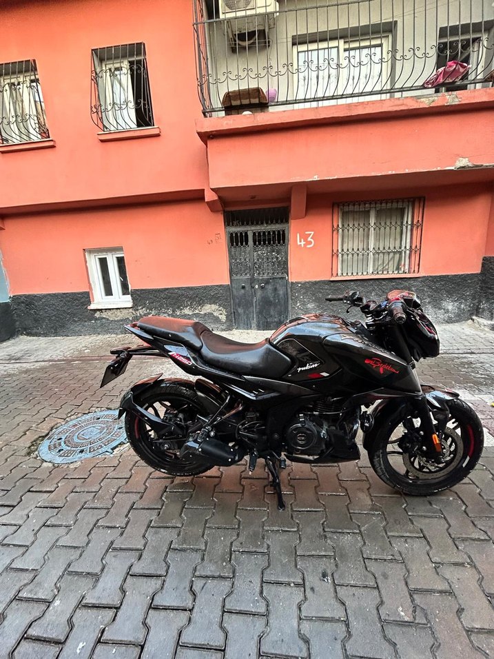 N250 Pulsar motosiklet - Görsel 4