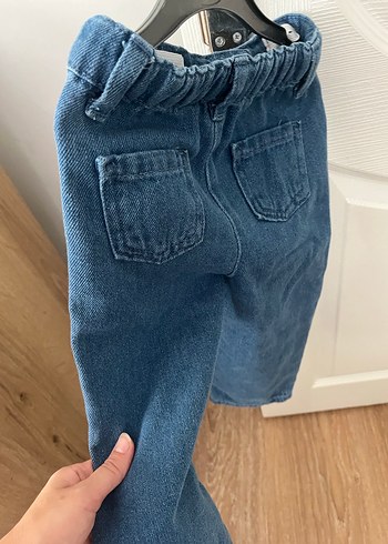 Nakışlı Düğmeli Kız Kot Pantolon - Görsel 2