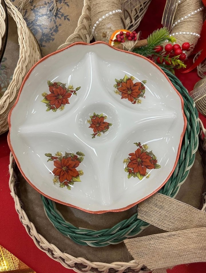 Vintage Beyaz Çiçek Desenli Bölmeli Tabak cam boyama el emegi - Görsel 3