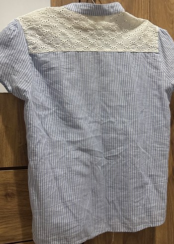 Mavi Düğmeli Kısa Kollu Kadın Gömlek - Görsel 2