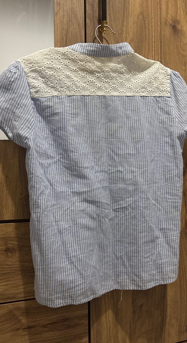 Mavi Düğmeli Kısa Kollu Kadın Gömlek - Görsel 2