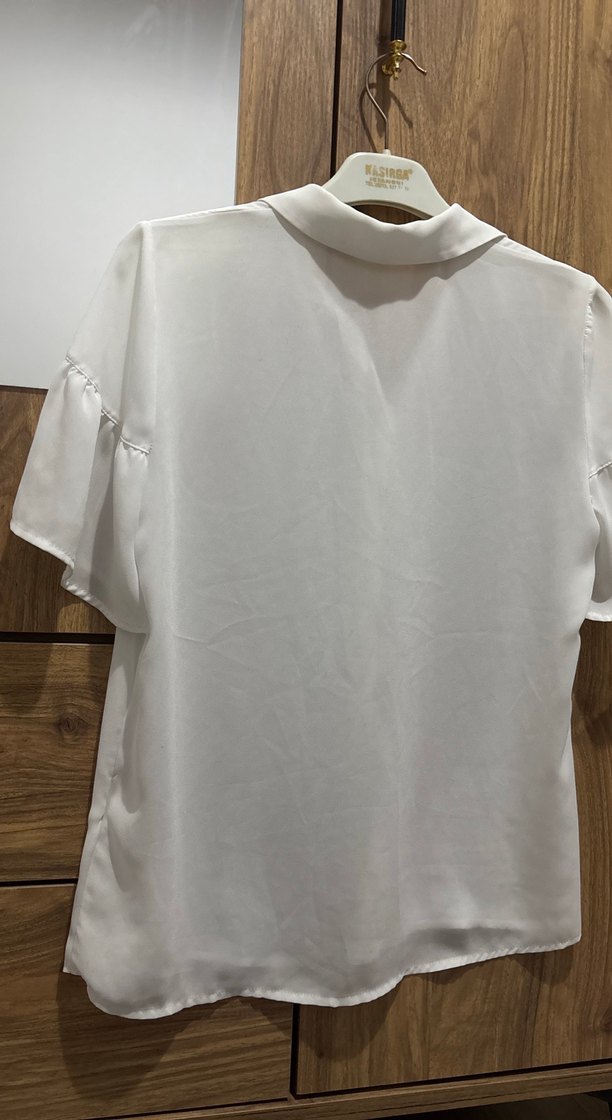 Beyaz Düğmeli Kısa Kollu Gömlek - Görsel 4