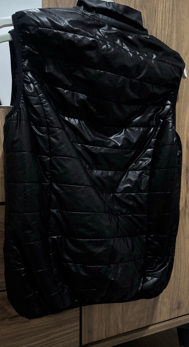 Siyah Fermuarlı Kadın Yelek - Görsel 2