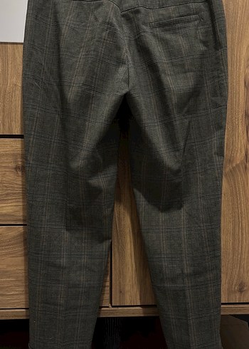 Stefanel marka vucuda oturan kumas pantolon - Görsel 5