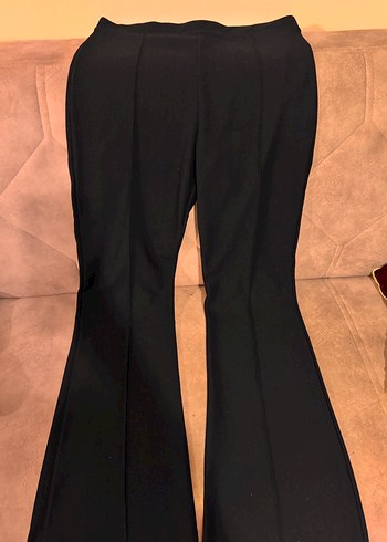 Kadın Siyah Fermuarlı İspanyol paça Kumaş Pantolon - Görsel 3