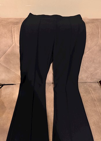 Kadın Siyah Fermuarlı İspanyol paça Kumaş Pantolon - Görsel 4