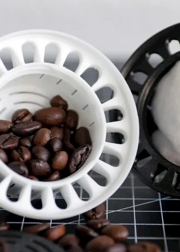 Beyaz ve Gri Araç Havalandırma Fanı - Görsel 2