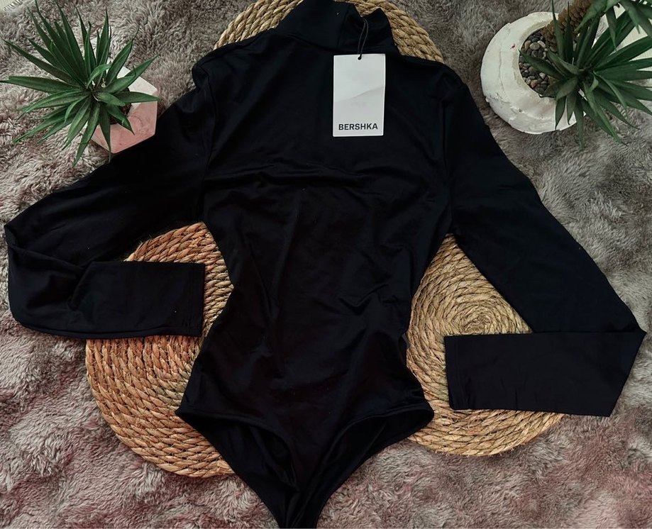 Siyah Yüksek Yakalı İnce Kesim Kadın Bluz - Görsel 4