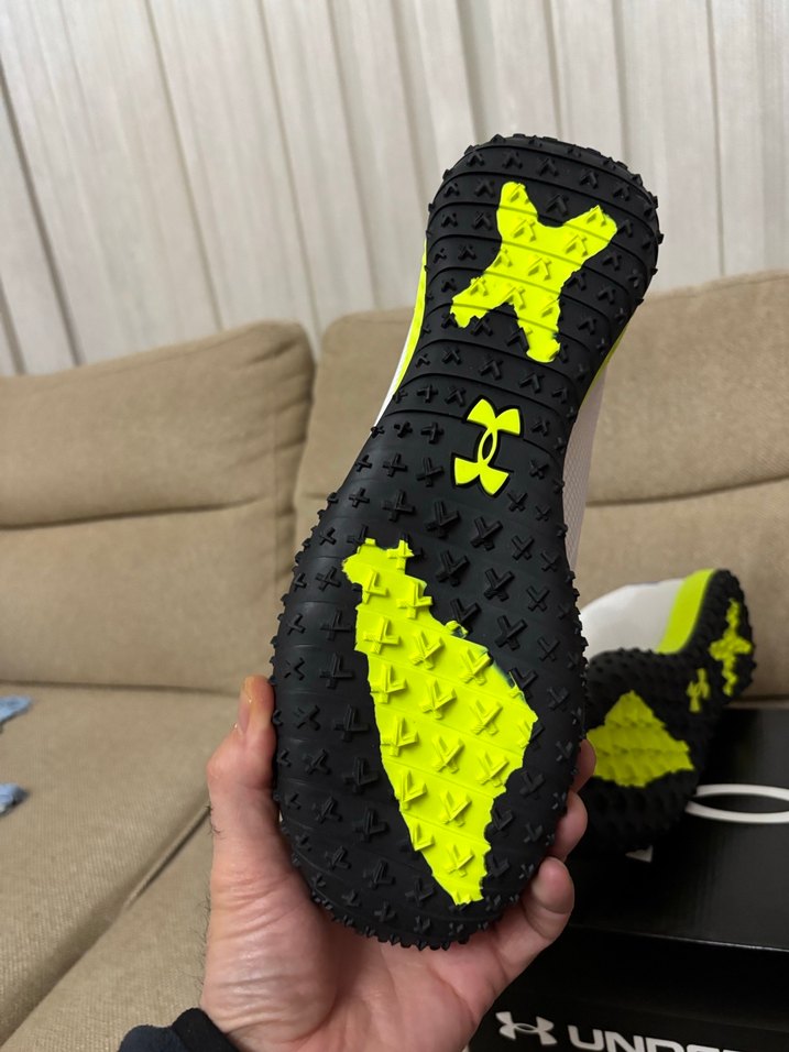 Under Armour Halı Saha Krampon - Görsel 4