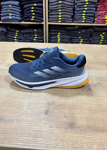 Adidas Kosu Ayakkabisi