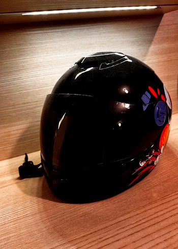 Siyah Punk Tarzı Kemerli Motosiklet Kaskı - Görsel 3