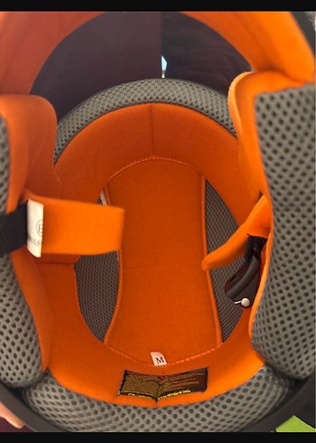 Siyah Punk Tarzı Kemerli Motosiklet Kaskı - Görsel 4