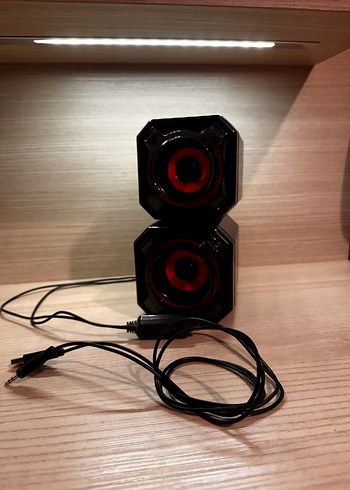 Kırmızı Renkli Müzik Sistemi Hoparlörleri - Görsel 2