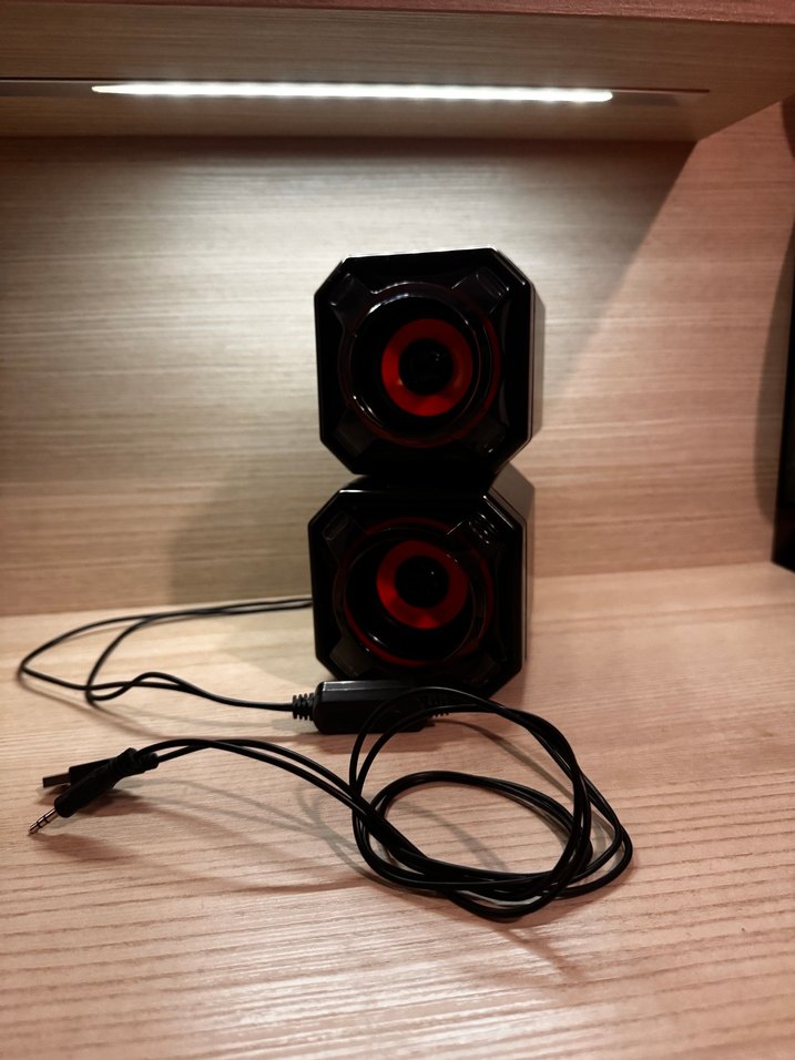 Kırmızı Renkli Müzik Sistemi Hoparlörleri - Görsel 2