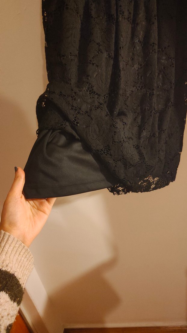 Dantel Detaylı Siyah V Yakalı Midi Elbise - Görsel 2