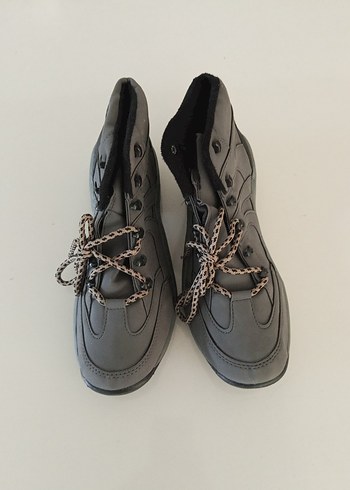 Gri Ayakkabı - Görsel 2
