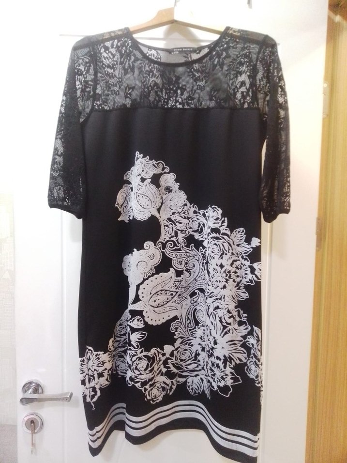 Dantel Detaylı Siyah Midi Elbise - Görsel 3