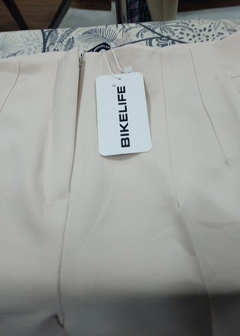 Beyaz Kadın Kumaş Pantolon, Normal Kesim, Fermuarlı - Görsel 2