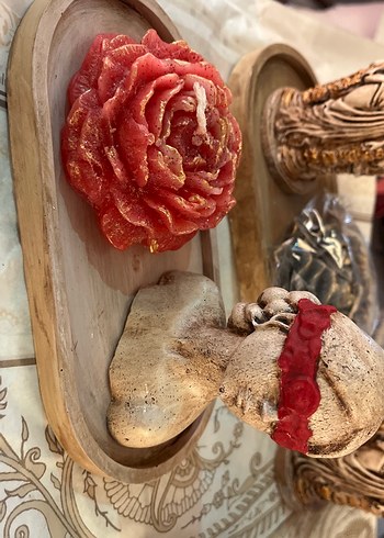 Bordo Renkli çiçek göz bantlı Kadın heykelli mum set - Görsel 3