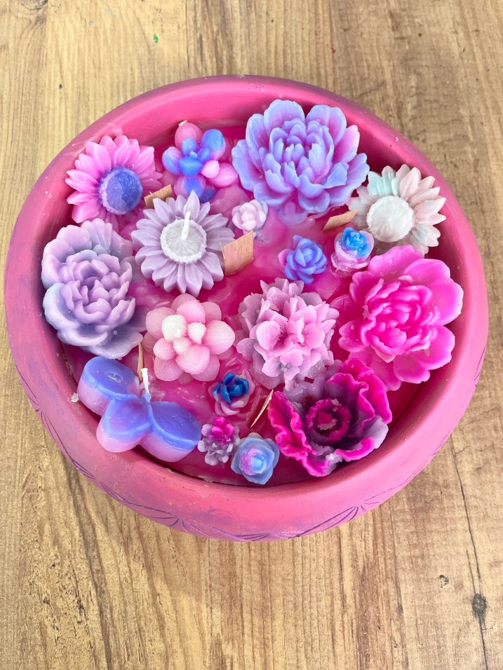 Renkli Çiçek Detaylı Pembe Mum - Görsel 4