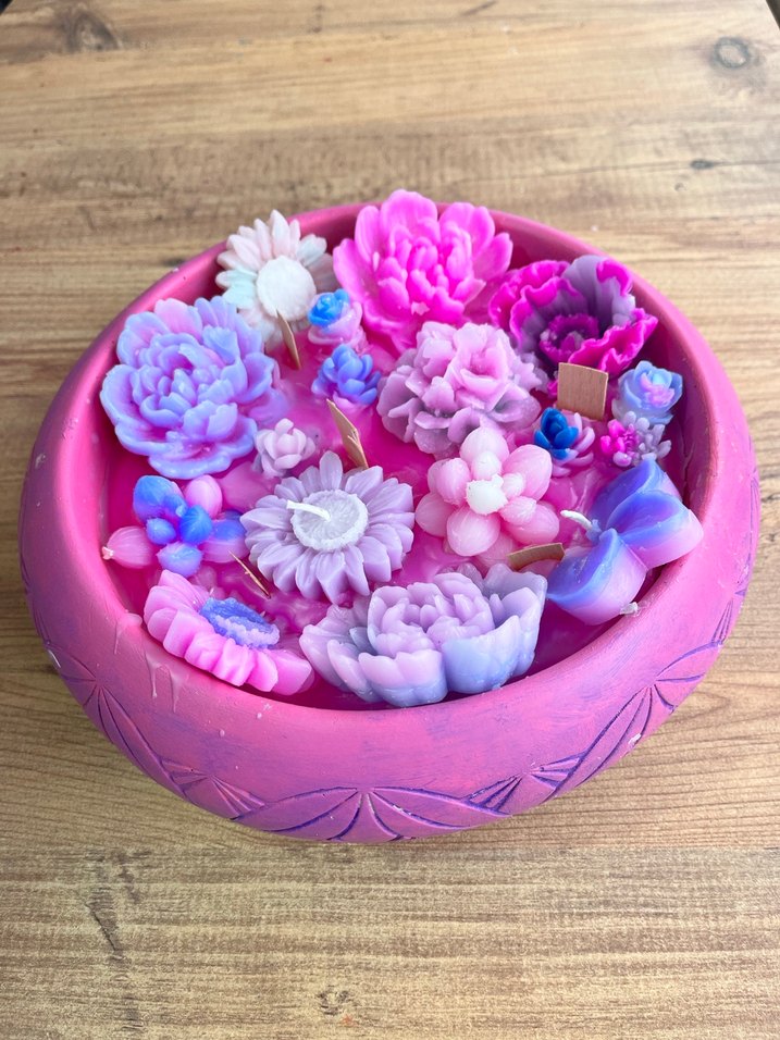 Renkli Çiçek Detaylı Pembe Mum - Görsel 3