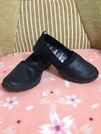 39 Beden siyah Renk Orjinal Skechers
