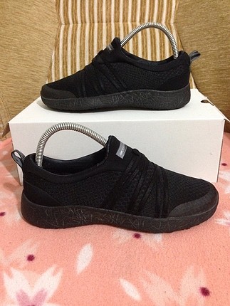 Orjinal Skechers 37,5 no