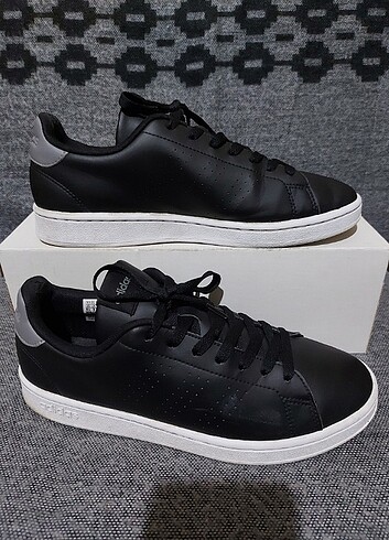 Orjinal Adidas 42 no Advantage 