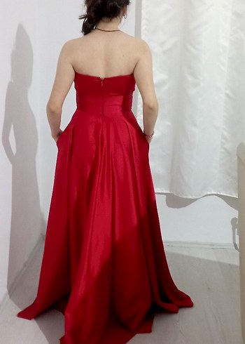 Kırmızı Uzun Drapeli straplez Yaka Abiye Elbise - Görsel 4