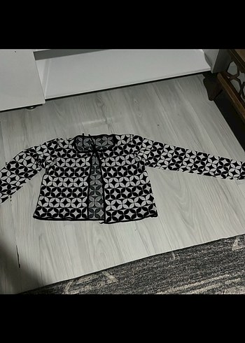 Düğmeli Siyah hırka - Görsel 3