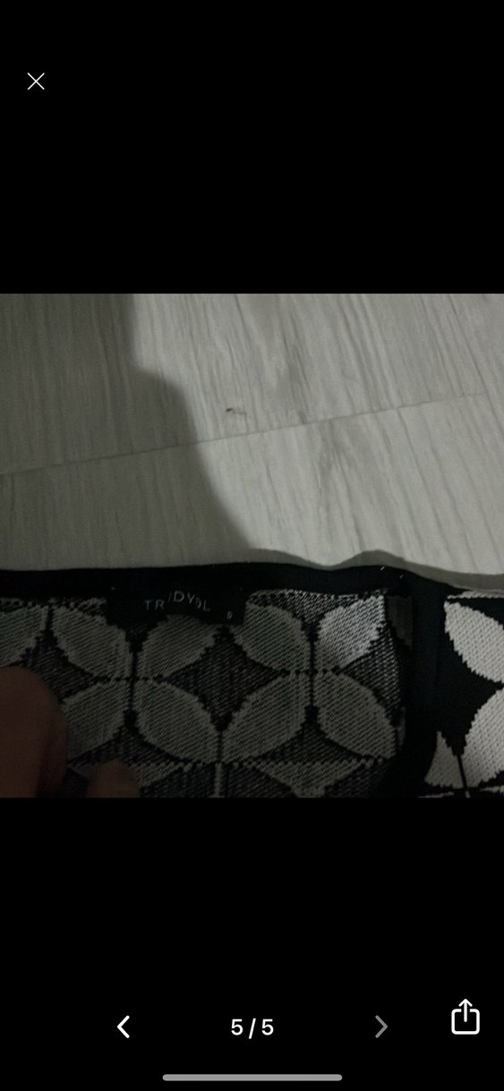 Düğmeli Siyah hırka - Görsel 4