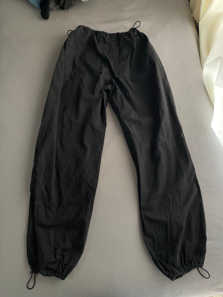 Siyah paraşüt pantolon - Görsel 2