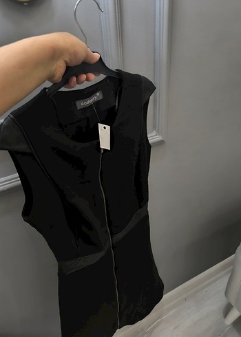 ADL markaya ait Siyah Fermuarlı Midi V Yaka Kolsuz Elbise - Görsel 4