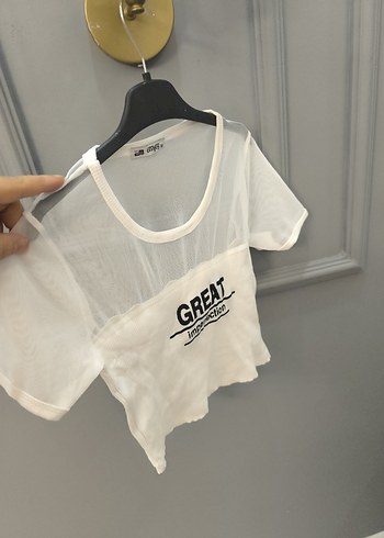 Şeffaf Üstü Baskılı Beyaz Kadın Tişört - Görsel 5