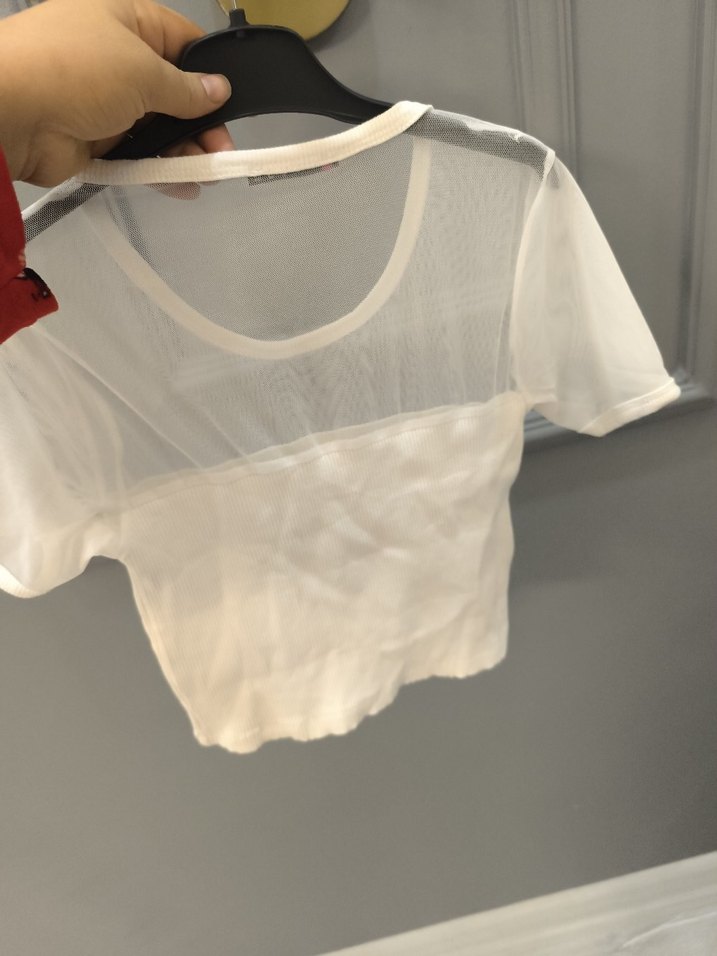 Şeffaf Üstü Baskılı Beyaz Kadın Tişört - Görsel 3