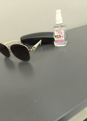 Beyaz Parlak Kadın Güneş Gözlüğü - Görsel 7