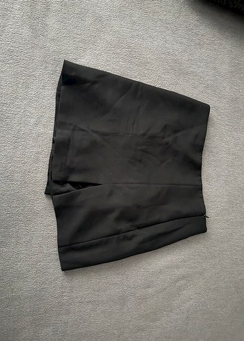 Siyah Şort Etek - Görsel 2