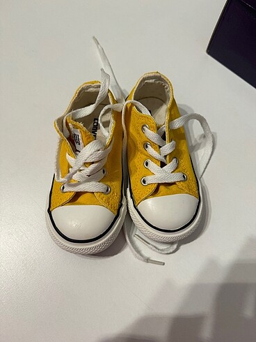 Sarı converse