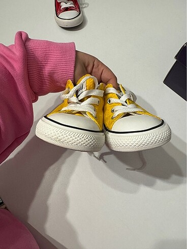 22 Beden Sarı converse