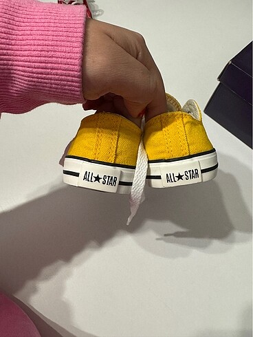 22 Beden sarı Renk Sarı converse