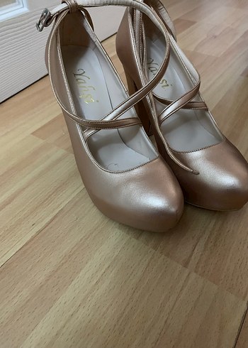 Bej Parlak Tokalı Platform Topuklu Kadın Ayakkabı - Görsel 2