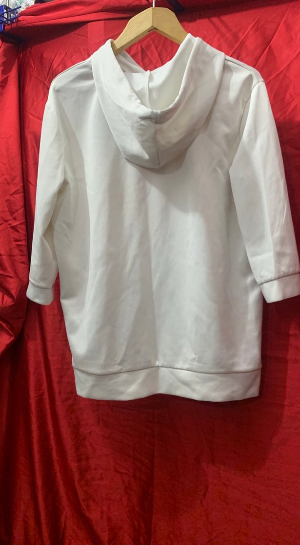 Düğmeli Beyaz Nakışlı Mini Sweatshirt - Görsel 2