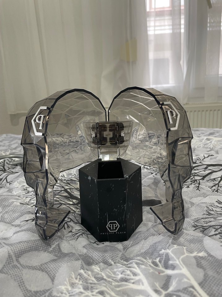 Koyu Gri Kafatası Figürü - Görsel 3