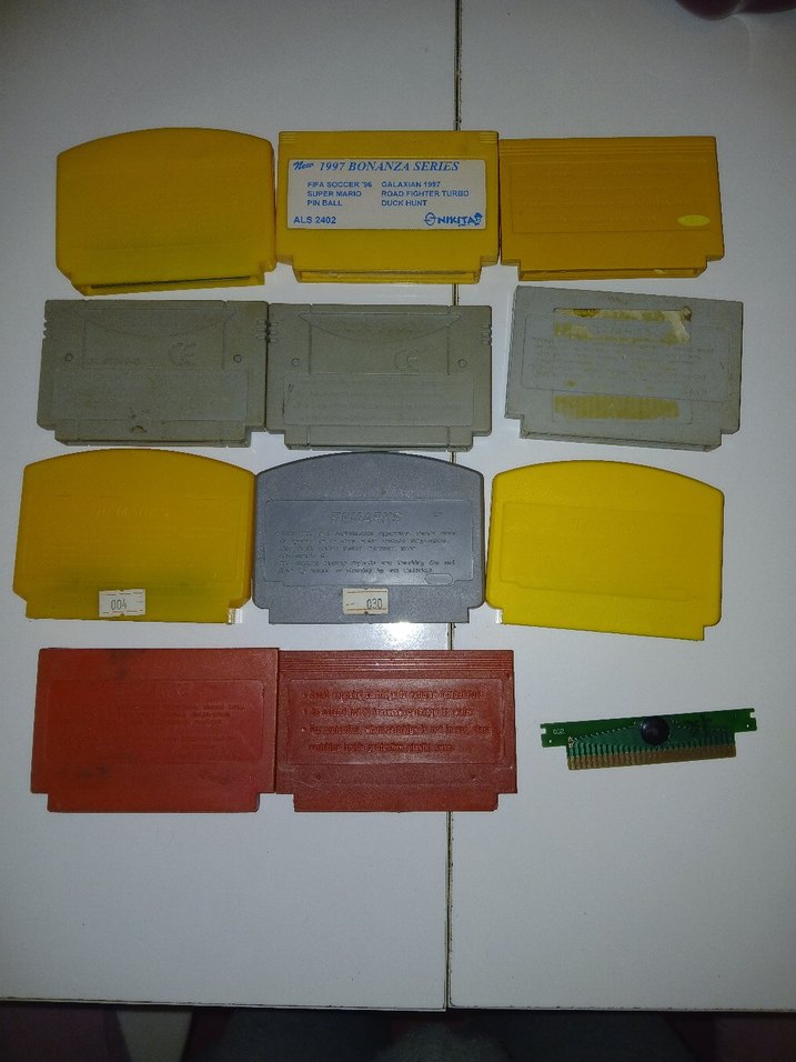 Karışık 12'li Retro Konsol Atari Kasetleri Tane 600 - Görsel 2