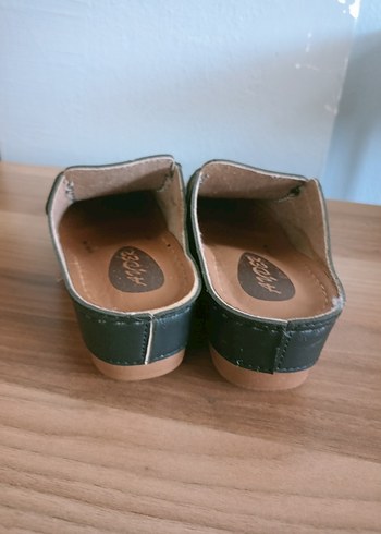 Siyah Parlak Dolgu Topuklu Kadın Terlik - Görsel 2